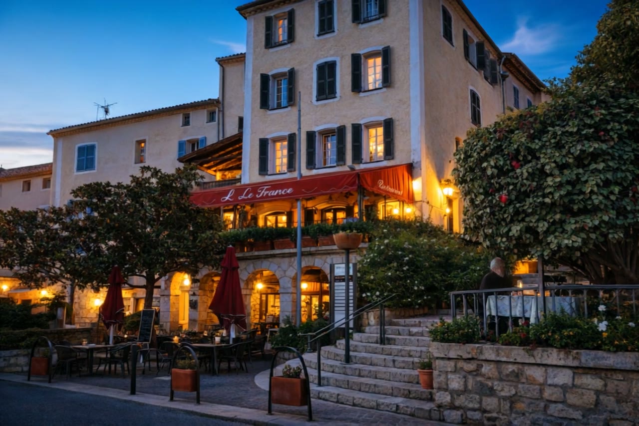 Le France Restaurant au coucher du soleil, Fayence